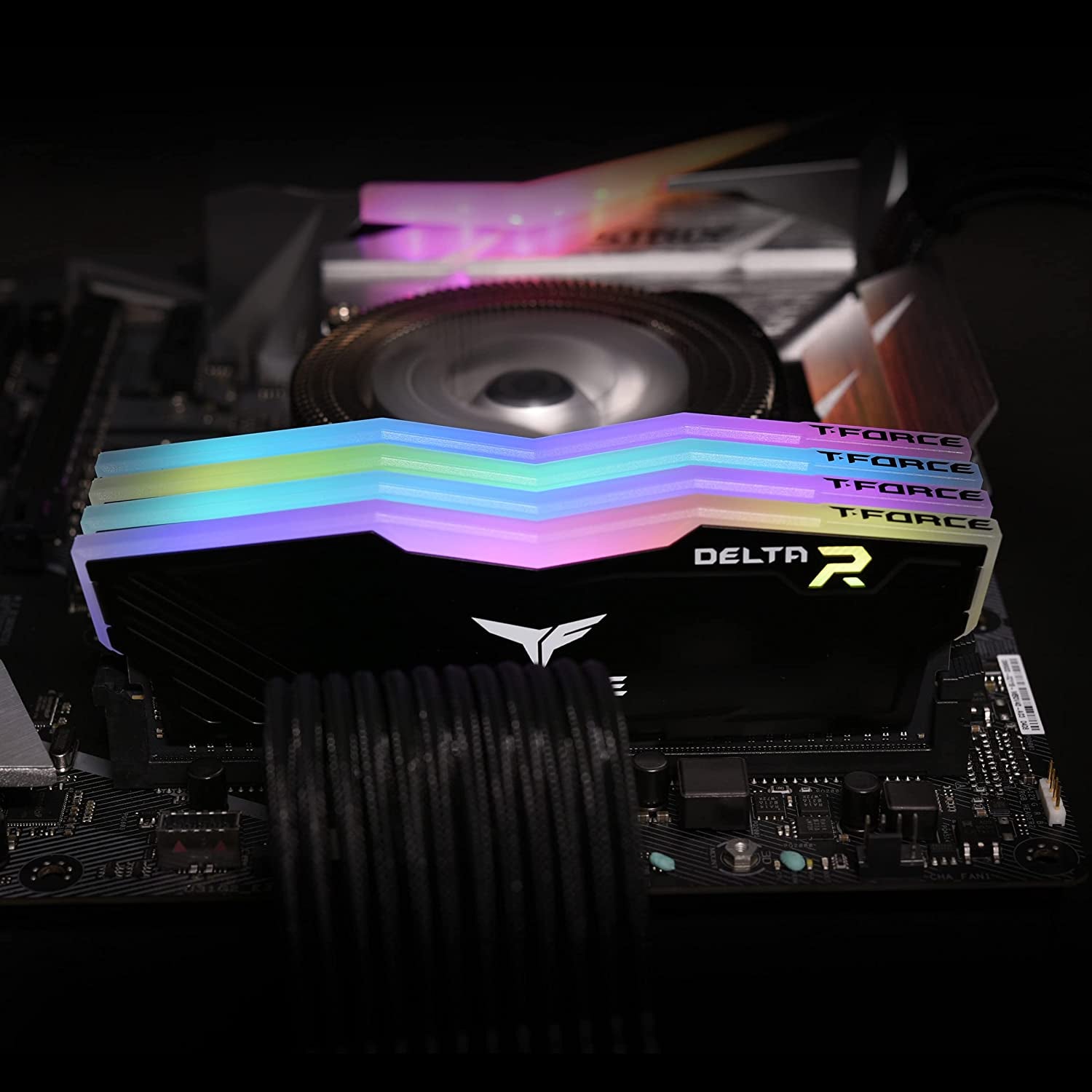 T-Force Delta RGB DDR4 32GB (2X16Gb) 3600Mhz (PC4-28800) CL18 Desktop Gaming Memory Module Ram TF3D432G3600HC18JDC01 - Black